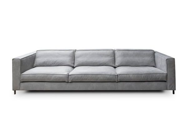 Nr. 1 / Sofa oder Ecke / in Stoff oder Leder / ab 1728 €